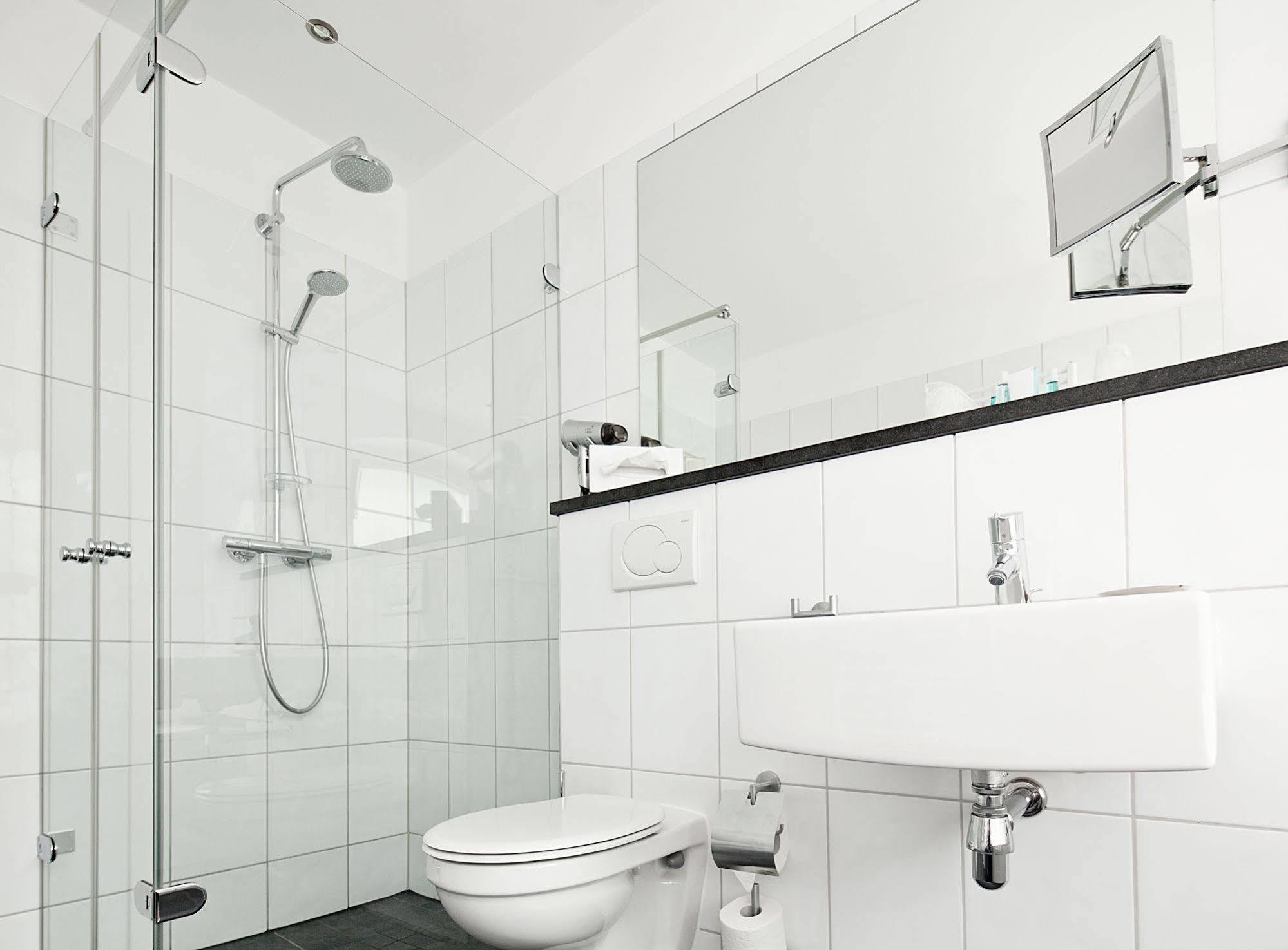 Schnellenburg Hotel Dusseldorf Ngoại thất bức ảnh